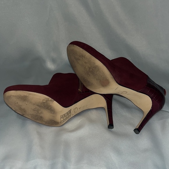 Michael Kors Sammy Ankle Boot Merlot Suede Embossed Leather Heeled Bootie Size 8 - Picture 7 of 11